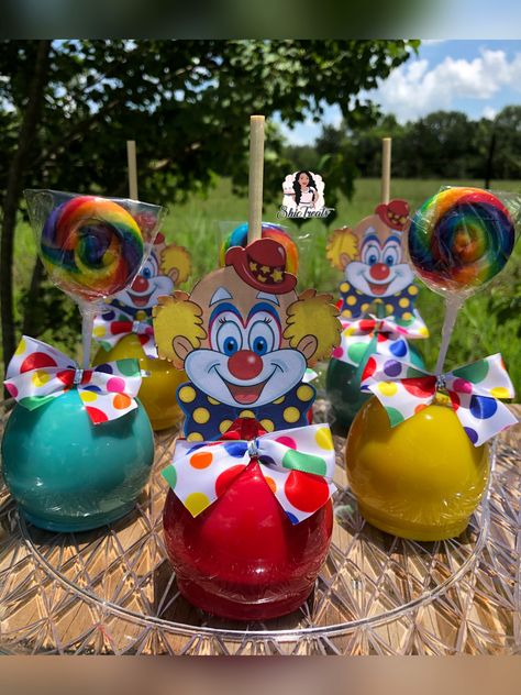 Carnival Candy Apples, Carnival Theme Candy Apples, Carnival Birthday Treats, Circus Theme Treats, Carnival Birthday Theme, Dumbo Birthday Party, Circus 1st Birthdays, Carnival Baby Showers, Circus Birthday Party Theme