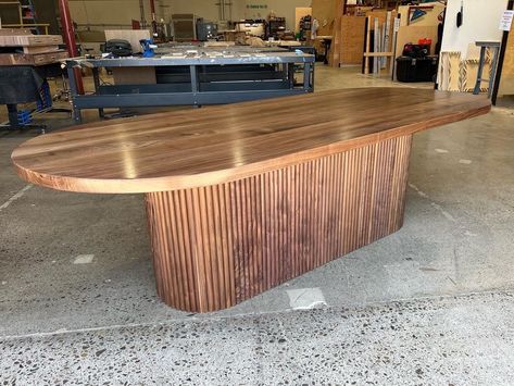 Monza — Kiwi WoodShop Conference Table Design, Custom Conference Table, Modern Table Design, Glam Dining, Diy Dining Room Table, Dining Room Paint Colors, Dining Interior, Luxury Dining Table, Furniture Flipping