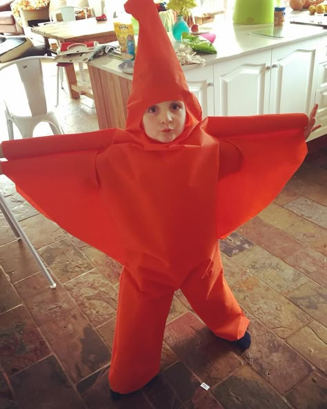 Inspiration & Accessories: DIY Starfish Halloween Costume Ideas for Toddlers #seastar #ocean #oceania #schoolplay #costumeideas #handmade #kidscostumes #fun #love #dressup #seastarcostume Sea Costume Diy, Starfish Costume Diy, Ocean Costume Ideas, Fish Fancy Dress, Ocean Costume, Starfish Costume, Funny Family Costumes, Diy Starfish, Under The Sea Costumes