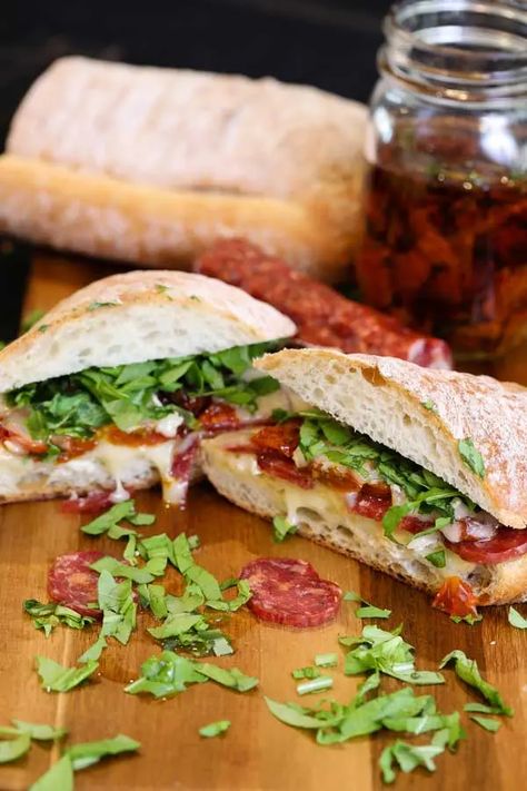 Spicy Salami and Roasted Tomato Sandwich - Grill Recipes - Grillseeker Peperoni Sandwich, Roasted Tomato Sandwich, Salami Sandwich Recipes, Flatbread Sandwiches, Salami Sandwich, Salami Recipes, Cold Sandwiches, Bacon Sandwich, Tomato Sandwich