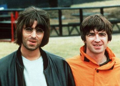 Liam Gallagher: 'Clothes are important, man' - Telegraph ... Liam Gallagher Outfit, Oasis Brothers, Noel Gallagher Young, Liam Gallagher 90s, Noel And Liam Gallagher, Liam And Noel Gallagher, Liam Oasis, Wonderwall Oasis, Oasis Style