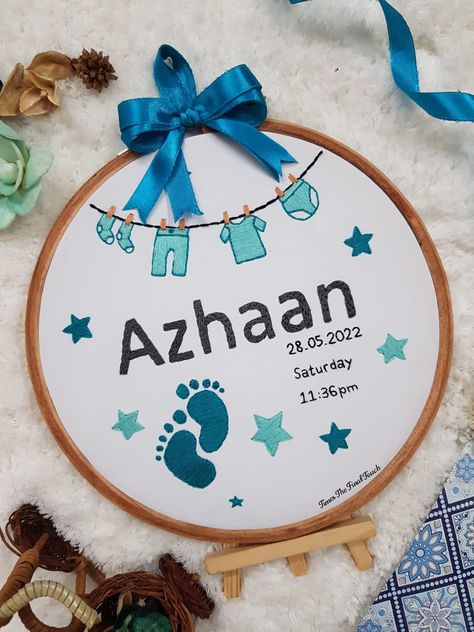 Embroidery Hoop Art Name, Name Embroidery Pattern, Baby Hoop Embroidery, Newborn Baby Embroidery Hoop, Embroidery Names Ideas, Baby Boy Embroidery Ideas, Baby Hoop Art, Baby Embroidery Ideas Boys, Baby Boy Embroidery Hoop