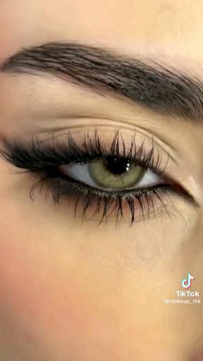 Eye Photos Aesthetic, Simply Smokey Eye, Cute Going Out Makeup, Prom Dark Makeup, Smoky Makeup Ideas, How To Make Smoky Eyes, Makeup Looks For Sleepy Eyes, Small Smokey Eye, How To Do Smoky Eyes