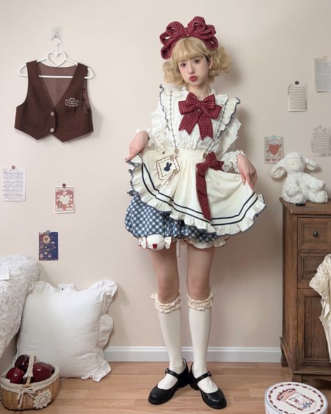 🐇 Super cute bunny candy bloomers outfit! 🍬 Search "A-T-044" on devilinspired.com to shop the bloomers with apron, price: $84.50. #lolitafashion #lolitadress #sweetlolita Bloomers Under Mini Skirt, Kawaii Bloomers, Spring Ruffled Short Bloomers, Spring Bloomers With Ruffles, Bloomers Outfit, Late Bloomer, Sweet Lolita, Clothing Inspiration, Lolita Dress