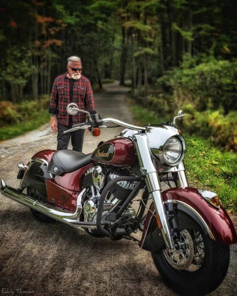 Have a Great Week Everyone❗ 2017 Indian Chief Classic Motorcycle #indianmotorcycle #indianmotorcycles #indianmotorcyclesofinstagram #indianchief #indianchiefvintage #indianvintage #indianmotorcycleridersgroup #indianmotorcycleusa #indianmotor #indian_and_harley_addicted #indianmotorcycleworld #firstmovers #indianowner #dailyindiangram #imrg #vtwin #americanmotorcycle #vtwinaddicted #cruisermotorcycle #badassbike #2wheels #lifeon2wheels #motorcycle #motorcycles #motorcyclelife Indian Chieftain Motorcycle, Indian Chief Motorcycle, Indian Chief Classic, Indian Motorbike, Indian Motors, Mary Pictures, I Love Nature, Indian Motorcycles, American Motorcycles