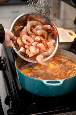 Small Shrimp Boil, Seafood Boil Stovetop, Small Seafood Boil, Cajun Shrimp Boil Stovetop, Zatarains Shrimp Boil Recipe, Stovetop Shrimp, Shrimp Boil Recipe Old Bay, Dinner For Christmas, Easy Shrimp Boil Recipe