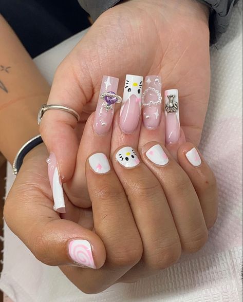 Matching Nails With Boyfriend Hello Kitty, Hello Kitty Matching Nails, Matching Nails Couples Black, Matching Couple Manicure, Cute Matching Nails For Couples, Matching Nails Boyfriend And Girlfriend, Guy And Girl Matching Nails, Matching Nail Sets For Couples, Matching Nails With Best Friend Y2k