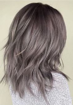 Metallic Pearl Gray hair. Would you do it? Balayage Grey, Silver Balayage, Brown Hair Color Shades, Gray Balayage, Blonde Ombre Balayage, Ash Brown Hair Color, Ash Brown Hair, Hair Silver, Ash Hair Color