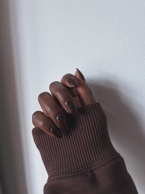 Brown Almond Nails, Dark Skin Nail Polish, Dark Skin Nail Color, Pearl Nails, Christmas Nails Acrylic, Almond Shape, Dark Nails, Short Acrylic Nails Designs, Brown Nails