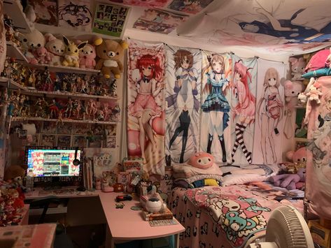 Itabeya Room, Hikikomori Room, Animecore Room, Otaku Bedroom, Room Anime, Kawaii Room Ideas, Melody Plush, Dirty Room, Otaku Room