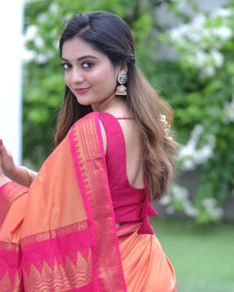 Athmika Sumithran Beautiful Photos Athmika Sumithran, Saree Ideas, Actress Hairstyles, Dress Indian Style, Indian Beauty Saree, Desi Beauty, Model Photos, Indian Dresses, Beautiful Photo