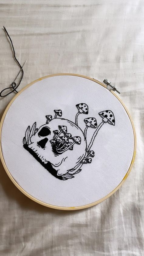 Contemporary Embroidery Art, Cool Embroidery Patterns, Embroidery Tattoo Black And White, Witchy Embroidery Designs, Spooky Embroidery Patterns, Embroidery Skeleton Hand, Skull Embroidery Easy, Skeleton Embroidery Pattern Free, Embroidery Patterns Skeleton