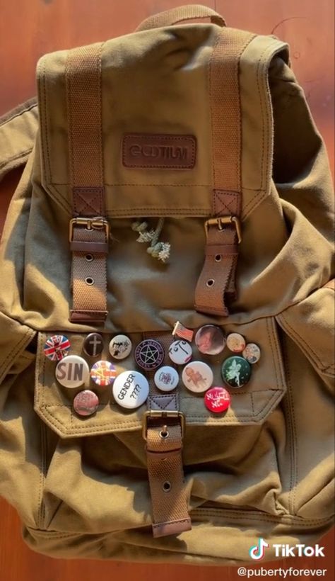 Backpack Designs, Backpack Aesthetic, Americana Aesthetic, Survival Backpack, Aesthetic Backpack, Side Bags, Designer Backpacks, Pin Badges, Surfing