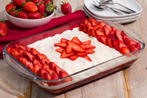 Canada Day Cakes Ideas, Canada Day Ideas, Canada Day Dessert, Canada Flag Cake, Canadian Flag Cake, Canada Day Desserts, Canada Day Food, Canada Day Cake, Canada Cake