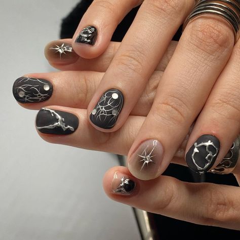 Edgy Short Nail Designs, Goth Nails For Men, Goth Nail Designs Short, Nail Designs Masculine, Black Nail Designs Y2k, Goth Gel Nails Short, Masculine Nails Art, Male Nail Inspiration, Funky Nails Black