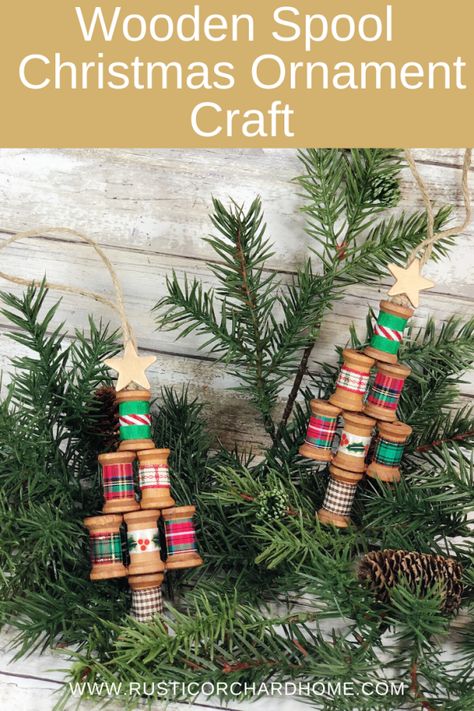 Wooden Spool Christmas Tree Ornament Craft - Rustic Orchard Home Spool Christmas Tree, Christmas Crafts To Sell Handmade Gifts, Easy Christmas Tree Decorations, Cabin Christmas Decor, Wooden Spool Crafts, Christmas Tree Ornament Crafts, Christmas Tree Craft, Farmhouse Decorations, Spool Crafts