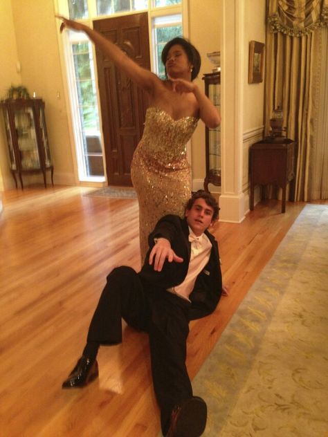 Young and fun interracial couple #love #wmbw #bwwm Chris Prince, Prom Couple Pictures, Couple Prom Pictures, Funny Couple Poses, Prom Pictures Couples Black, Couples Prom, Hoco Poses, Funny Prom, Couple Prom