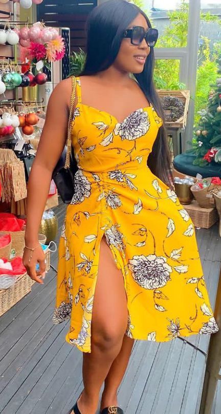 Wrap Dress Outfit, Material Styles, Simple Dress Styles, 2piece Outfits, African Fashion Skirts, African Fashion Ankara, Dress Sleeve Styles, Fashion Skirts, Sleeveless Dresses