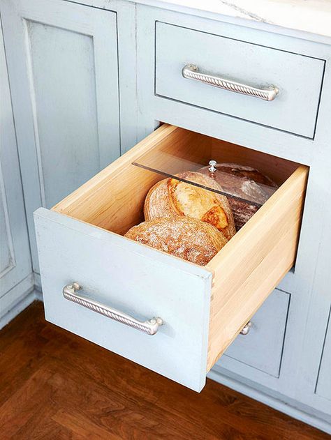 Get bread off the counter and within easy reach with a special drawer. The acrylic lid keeps bread fresh and easy to find! http://www.bhg.com/kitchen/storage/organization/storage-packed-cabinets-drawers/?socsrc=bhgpin010315breadloafdrawer&page=9 Bread Drawer, Remodel Farmhouse, Desain Pantry, Bread Storage, Diy Kitchen Storage, Diy Dresser, Storage Kitchen, Kitchen Drawers, Clever Storage