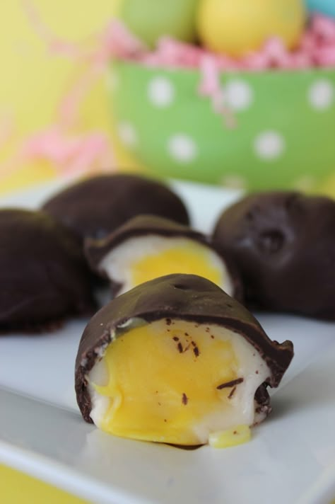 Homemade Cadbury Cream Eggs, Cadbury Egg Recipes, Creme Eggs, Cream Eggs, Cadbury Eggs, Cadbury Creme Egg, Recipe Baking, Homemade Candy, Candy Fudge