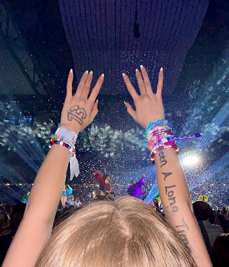 Eras Tour Indy, Eras Tour Lyrics On Arm, Eras Tour 4k Pics, Ears Tour Aesthetic, Eras Tour Cute Pics, Eras Picture Ideas, Eras Tour Pictures Ideas, Eras Tour Inspo Pics, Era Tour Aesthetic