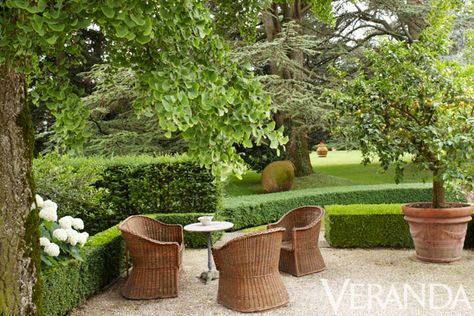 Garden Patio Seating Area, Outdoor Living And Dining Spaces, Gravel Terrace, Garden Sitting Area, Hardscape Materials, Natural Patio, Garden Veranda, Garden Sitting Areas, Veranda Magazine