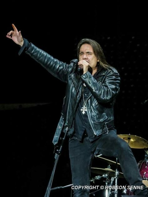 Andre Matos at Viper during the opening of the Kiss show in São Paulo Andre Matos, Andre Brasilier Horses, Heavy Metal, Rocker, Leather Jacket