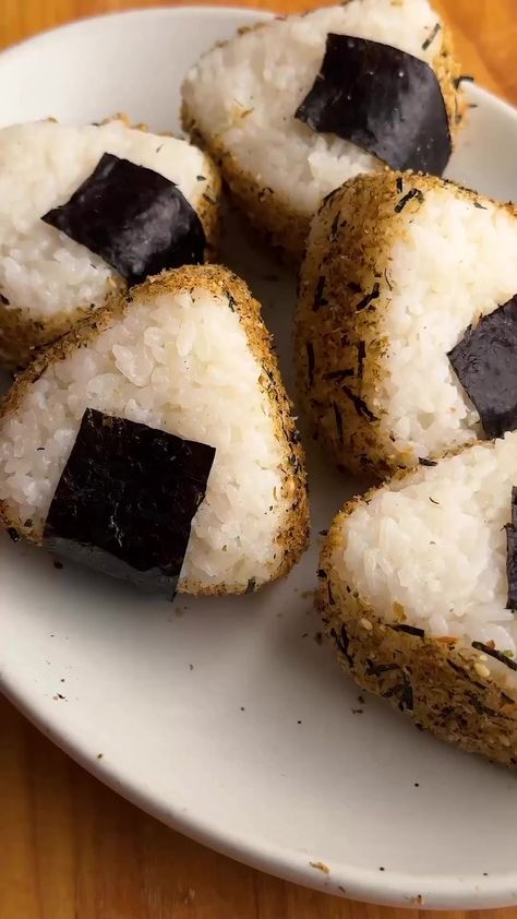 Yuzu Salmon Onigiri, Yuzu Salmon, Salmon Onigiri Recipe, Salmon Onigiri, Whisper Of Yum, Onigiri Recipe, Cute Bento, Fruit Drinks, Inspired Recipes