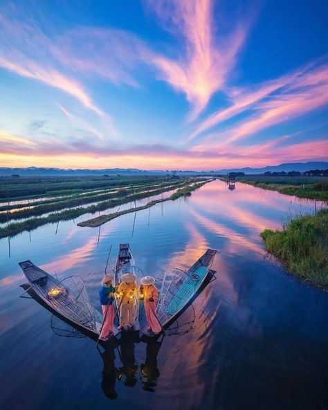 Nature Geography on Instagram: “Inle Lake Follow @TheNatureGeo For more amazing content~! #TheNatureGeo for a feature💛 📷@zayyarlin84” Happy Birthday Png, Inle Lake, Birthday Png, Art Landscapes, Photo Art Gallery, Fantasy Art Landscapes, Just Friends, Burmese, Myanmar