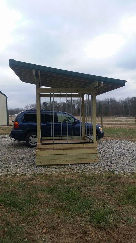 Horse Feeding Station, Hay Hut, Horse Feeding, Horse Shelters, Horse Feeder, Pasture Management, Horse Shed, Livestock Barn, Horse Farm Ideas