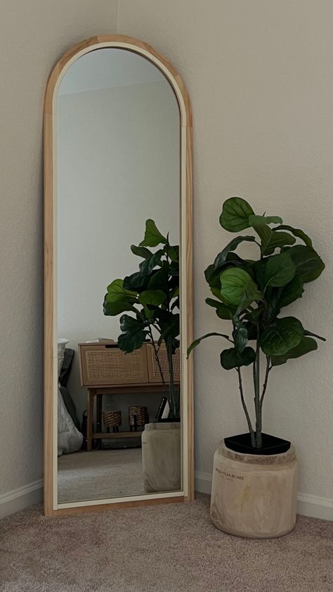 wooden mirror with plant in front of it Long Mirror In Bedroom Aesthetic, Long Mirror In Bedroom, Console Table Decor Ideas, Console Table Decor, Table Decorations Ideas, Stylish Room Decor, Mirror Decor Ideas, Rental Home Decor, Home Interior Accessories