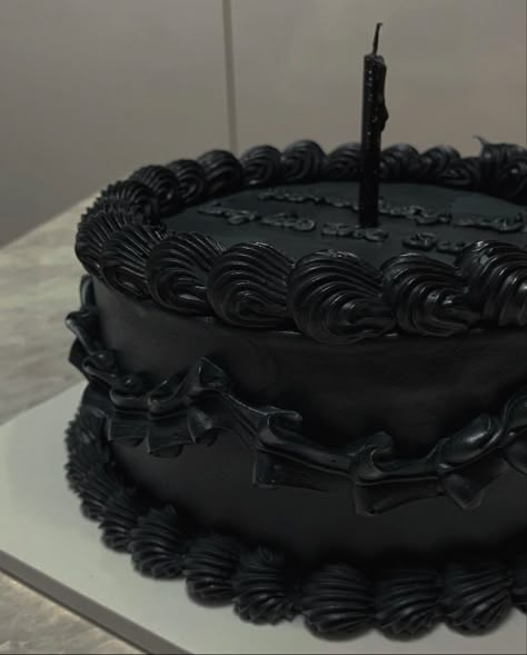 Black Korean Cake, Black Birthday Cake Aesthetic, Black Bday Cake, Black Glitter Cake, Taylor Cake, Goth Cakes, Birthday Cale, Bolo Vintage, Prince Cake