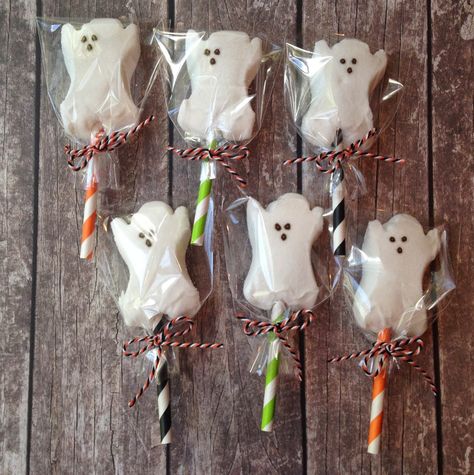 Let's Make A Card!: Marshmallow Ghost Peeps! Ghost Peeps Treats, Ghost Peeps Ideas, Ghost Marshmallow Treats, Halloween Peeps Recipes, Ghost Treats For Kids, Ghost Themed Halloween Party, Ghost Marshmallows, Ghost Peeps, Marshmallow Ghosts