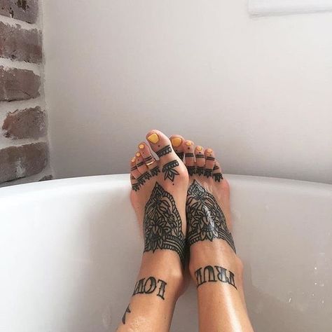 pinterest | infinitixk ✨ Toe Tattoos, A T, Behind Blue Eyes, Foot Tattoos For Women, Geniale Tattoos, Tattoos Geometric, Egyptian Style, Tattoos Art, Foot Tattoo