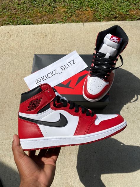 Chicago 1s, Air Jordan 1 Chicago, Jordan 1s, Bday Ideas, Michael Jordan, Nike Air Force Sneaker, Jordan 1, Air Jordan, Air Jordans