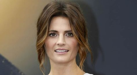 Stana Katic Stana Katic Pregnant, Slim Keith, Hydroplane Boats, Bbc Tv Series, Average Body, Kate Beckett, Katharine Hepburn, Celebrity Workout, Canadian Actresses