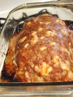 Mom’s Meatloaf #recipe with Swiss and American cheese and onion Mom's Meatloaf Recipe, Italian Meatloaf Recipes, Meatloaf Burgers, Onion Soup Mix Recipe, Italian Meatloaf, Meat Sauce Recipes, Good Meatloaf Recipe, Sweet Onions, Onion Soup Recipes