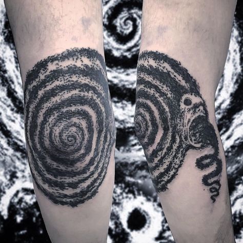 Junji Ito Tattoo Ideas, Junji Ito Tattoo, Elbow Tattoo Ideas, Spiral Tattoos, Line Tattoo Ideas, Elbow Tattoo, Tattoo Salon, Armband Tattoos, Goth Tattoo