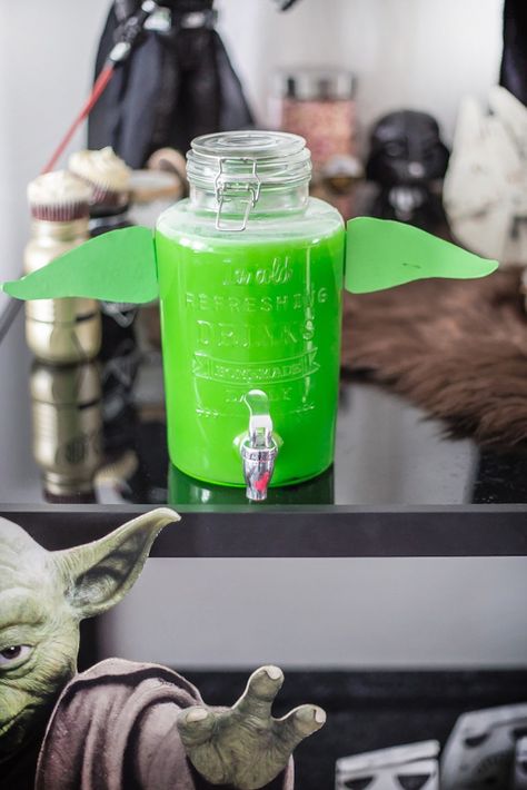 Grogu First Birthday Party, Mandalorian First Birthday, Grogu Birthday Party Ideas, Grogu Party Ideas, The Child Is One Baby Yoda Birthday, Star Wars Girls Birthday Party, Baby Yoda Birthday Party Ideas Girl, Baby Yoda First Birthday, Mandalorian Birthday Party Ideas