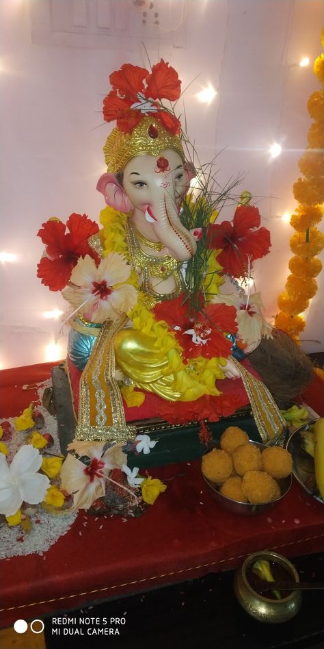 Chaturthi Decoration, Ganpati Decoration Theme, Ganesha God, Ganesh Chaturthi Decoration, Birthday Decorations For Men, Decoration Theme, Vaishno Devi, Dairy Milk Chocolate, Ganesh Chaturthi Images