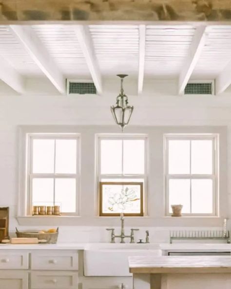 27 Creative Kitchen Ceiling Ideas for Added Interest Sloped Kitchen Ceiling, Cottage Ceiling Ideas, 9 Foot Ceiling Kitchen, Shiplap Ceiling Kitchen, Kitchen Ceiling Ideas, Kitchen Ceilings, Exposed Wood Ceilings, Beadboard Kitchen, Cerused Wood