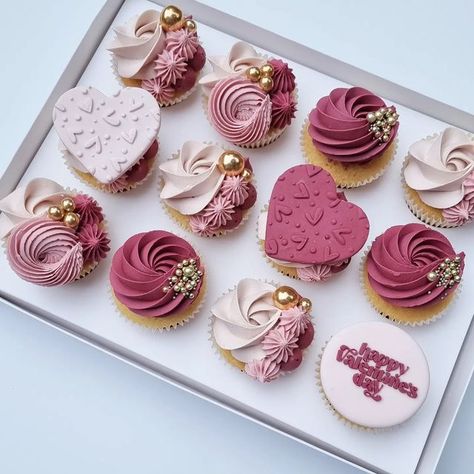 Cupcake Trends, Valentines Bento, Happy Birthday Cupcake Topper, Birthday Cupcakes For Women, Bake Ideas, Valentine Cupcakes, Happy Birthday Cupcake, Snack Cakes, Boxes Ideas