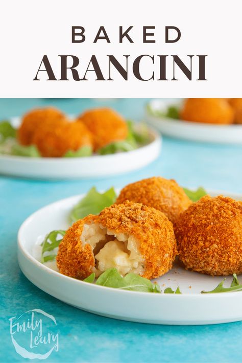 Arancini Recipe Easy, Arancini Baked, Italian Rice Recipes, Arancini Recipe Italian, Baked Arancini, Italian Arancini, Canteen Food, Vegan Mushroom Risotto, Rice Risotto