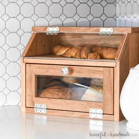 Bread Box Plans, Farmhouse Paper Towel Holders, Diy Bread, Wooden Bread Box, Desain Pantry, How To Store Bread, Bread Storage, Counter Decor, Bread Boxes