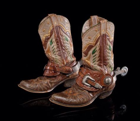 Western Animals, Cheap Cowboy Boots, Cowboy Spurs, Ridding Boots, Cow Girl Boots, Animals Landscape, Dale Evans, Custom Cowboy Boots, Cowboys Boots