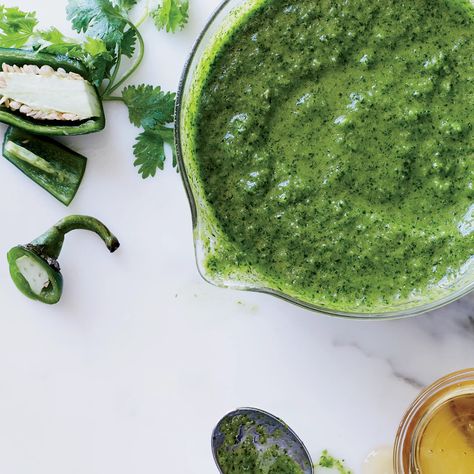 Creamy Green Sauce, Hot Sauce Recipe, Peri Peri Sauce, Homemade Hot Sauce, Verde Sauce, Hot Sauce Recipes, Chile Pepper, Green Sauce, Vegetarian Paleo