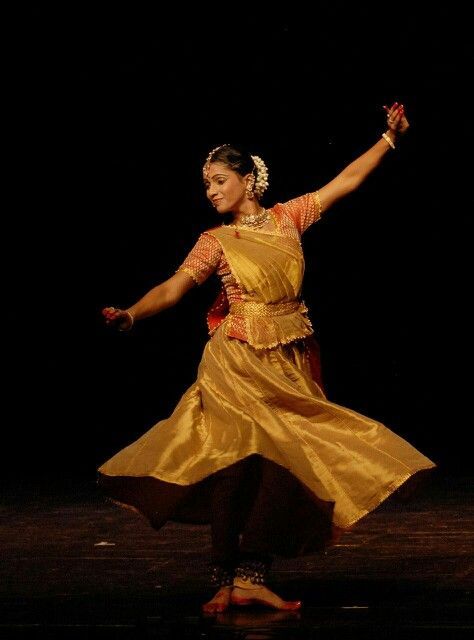 Jyoti singh kathak Kathak Dancer Aesthetic, Kathak Dance Poses, Kathak Dance Photography, Indian Classical Dance Aesthetic, Kathak Dance Aesthetic, Kathak Photoshoot, April Manifestation, Kathak Aesthetic, Kathak Poses