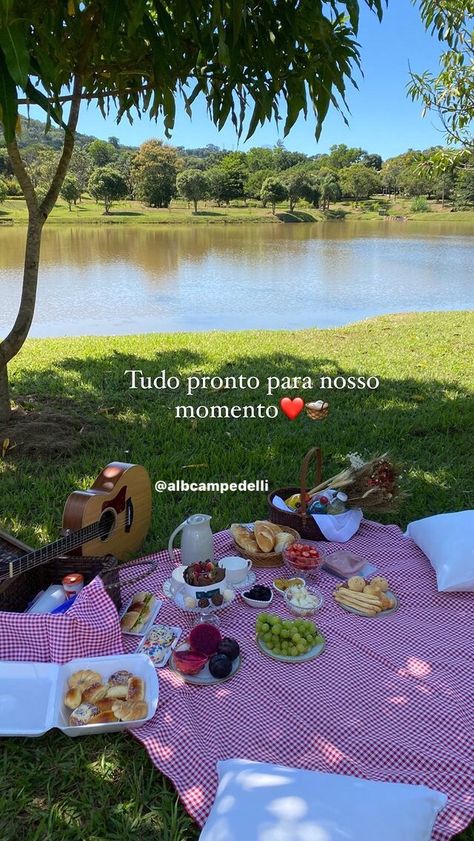 Picnic Cafe, Picnic Date Food, Picnic Decorations, Friend Birthday Quotes, Christian Relationships, Picnic Date, Picnic Time, Couple Picture Poses, Slow Life