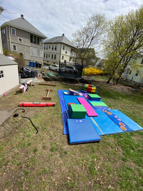 Outdoor Gymnastics Area, Gymnastics Backyard, Backyard Gymnastics, Summer Sleepover, Gymnastics Equipment For Home, Preschool Gymnastics, Gymnastics Room, Gymnastics Equipment, Gymnastics Photos