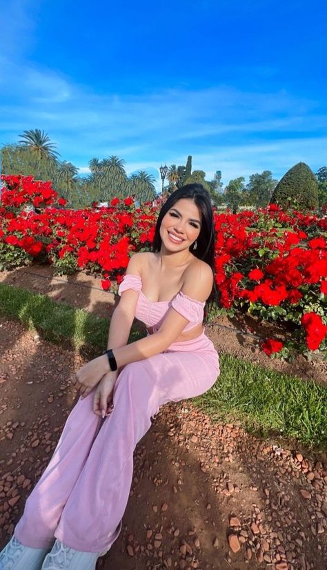 El cumpleaños de la niña más hermosa🙏 Mariana Avila, Yolo Aventuras, New Post, Backless Dress Formal, Graduation Dress, Influencer, Formal Dresses, Crop Tops, Women's Top